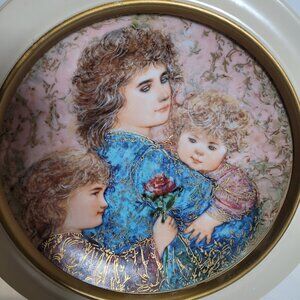 Edna Hibel Mother's Day Collector Plate May 1990 18 Karat Gold Limited Edition
